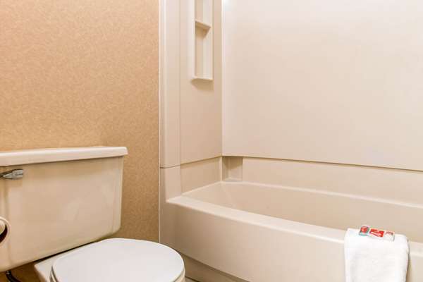  - Econo Lodge Airport Holland - I-475, Exit 8