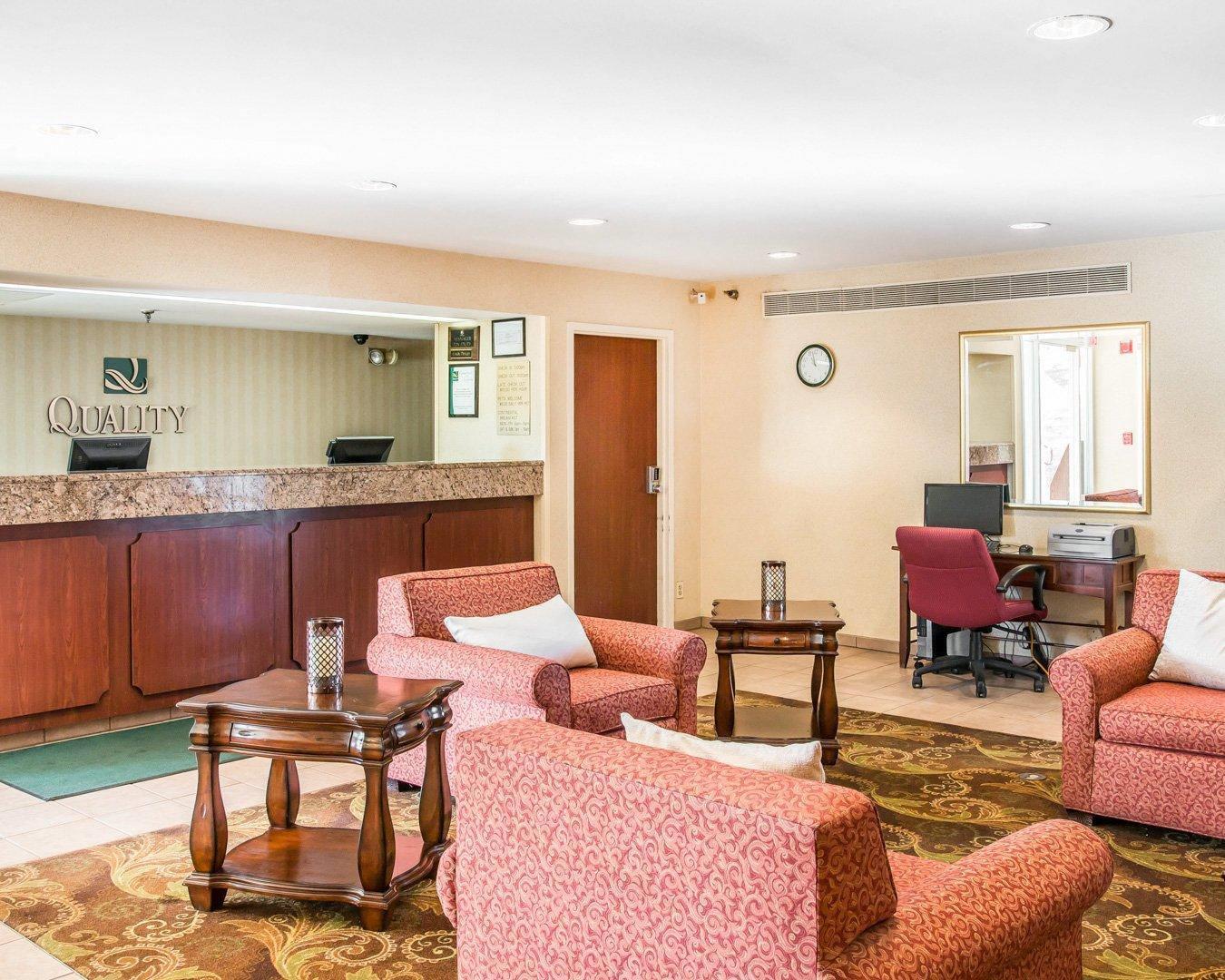 Hotel lobby | Quality Inn Holland