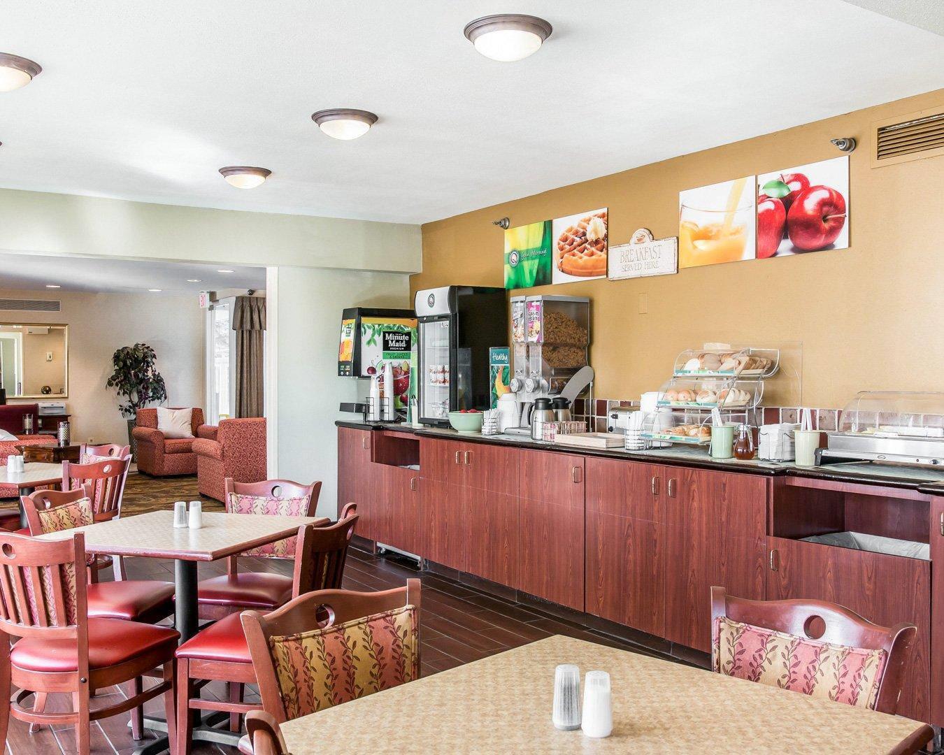 Breakfast room | Quality Inn Holland