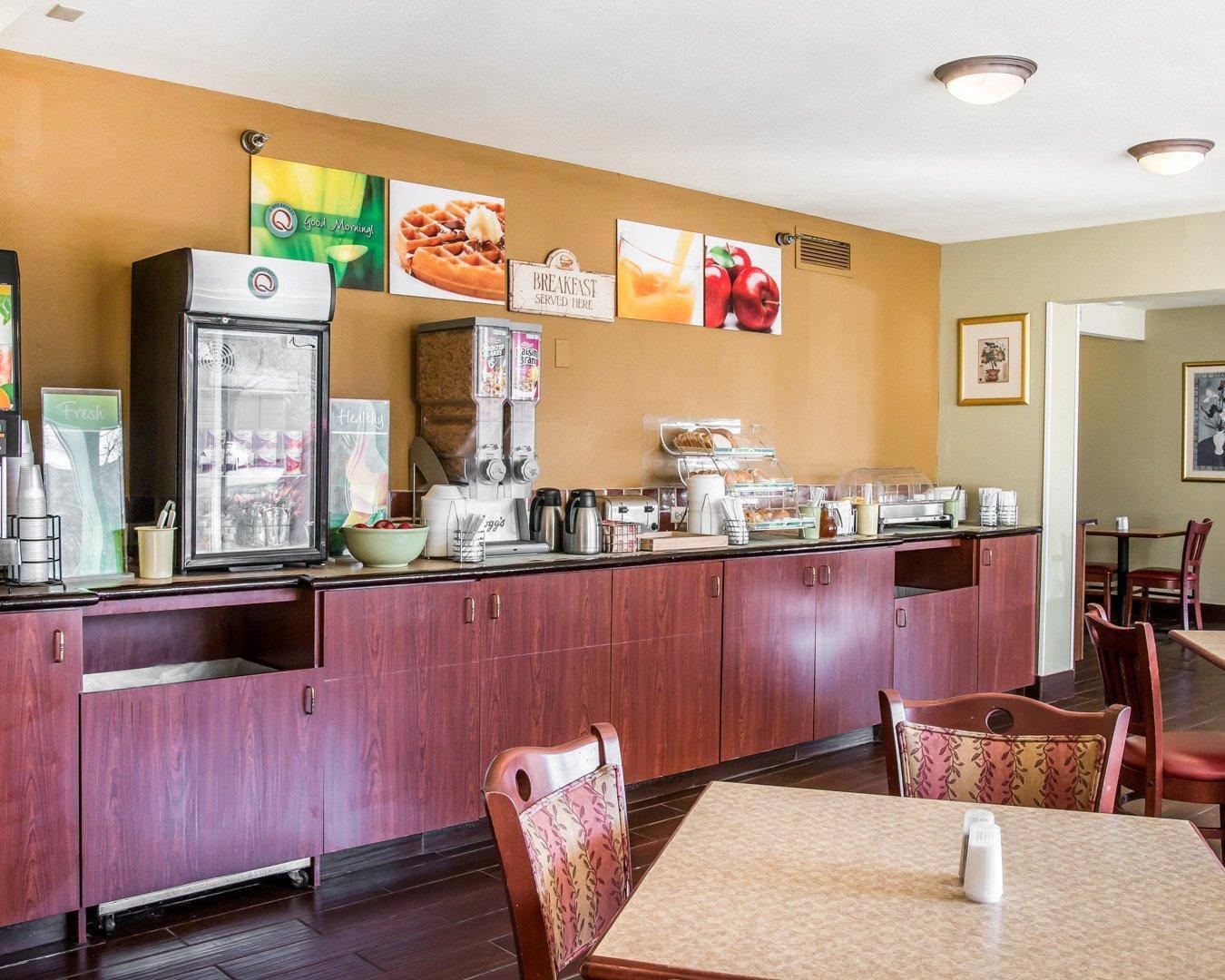 Free breakfast | Quality Inn Holland