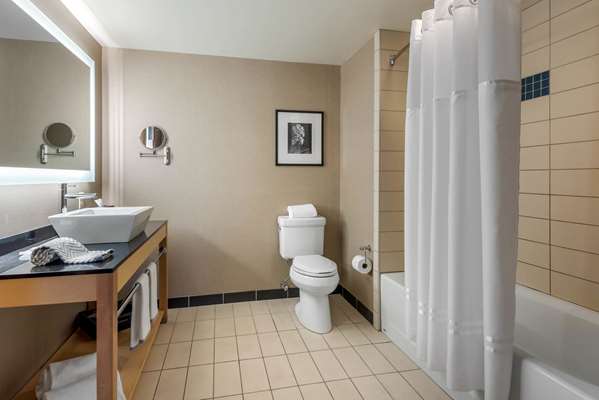 Suite - Cambria Hotel Akron-Canton Airport Uniontown