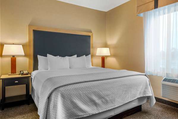 Suite - Cambria Hotel Akron-Canton Airport Uniontown