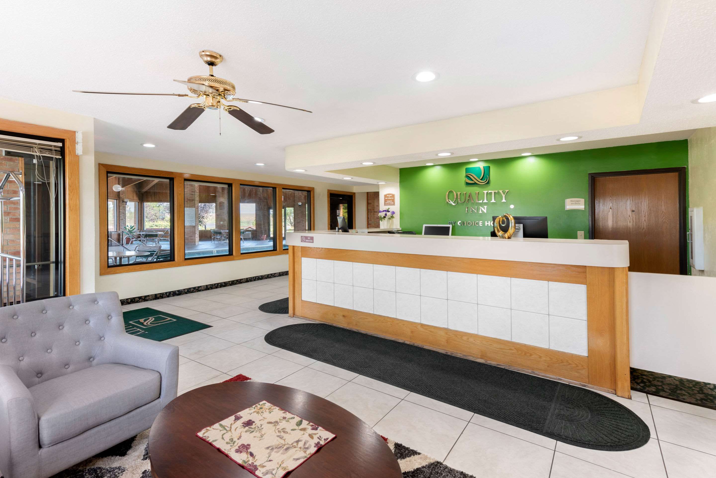 Hotel lobby | Quality Inn Washington Court House