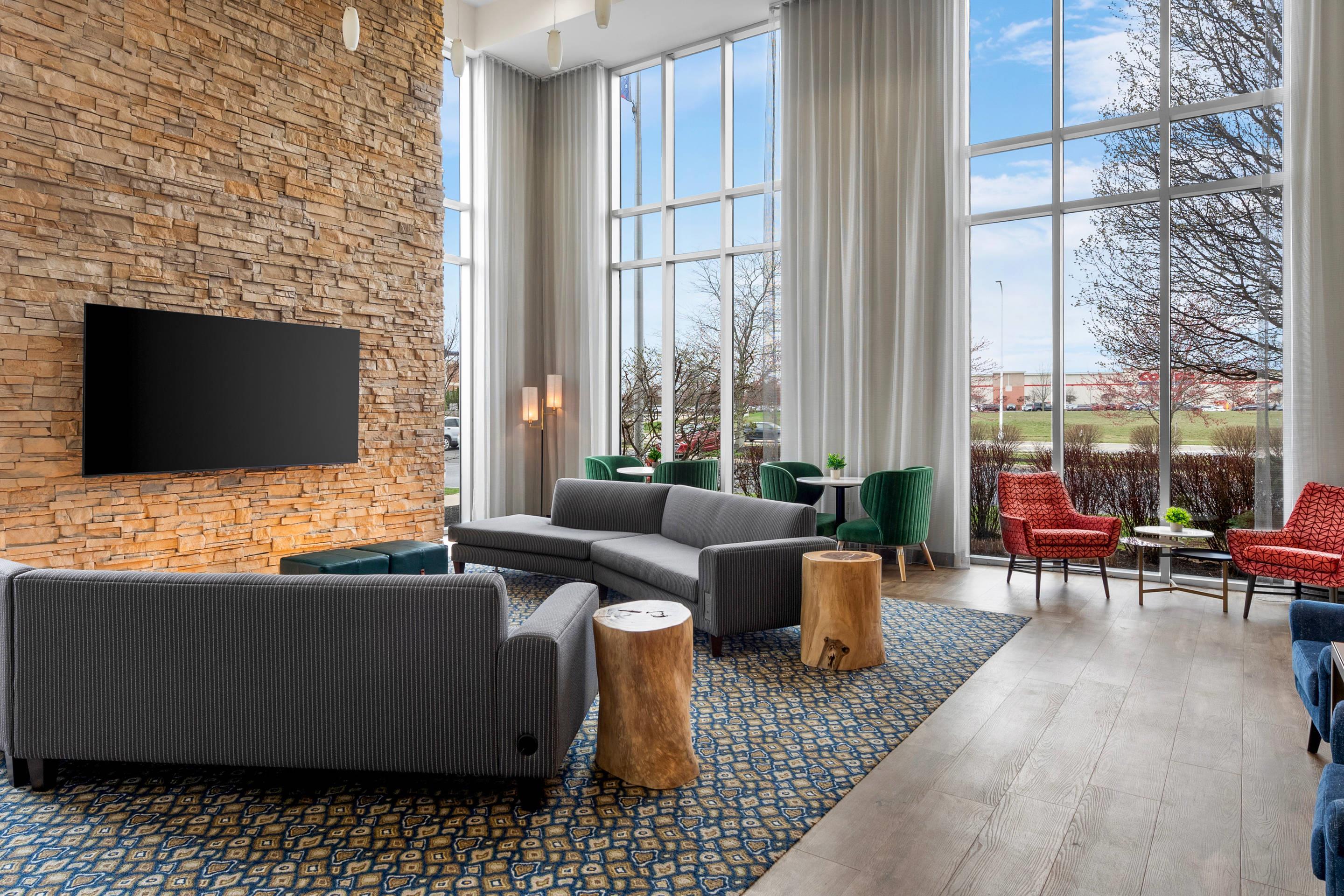 Hotel lobby | Cambria Hotel Columbus - Polaris