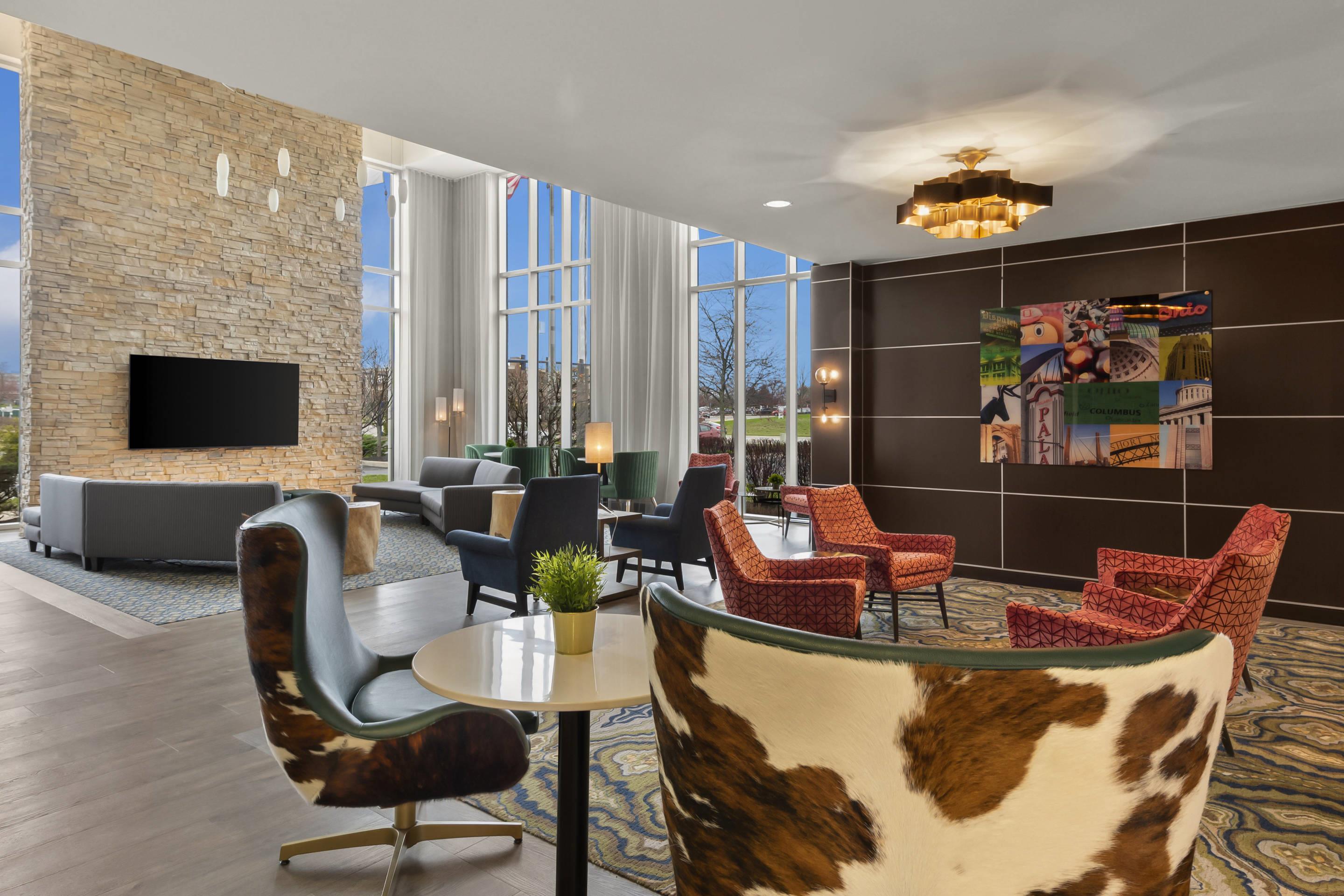 Hotel lobby | Cambria Hotel Columbus - Polaris