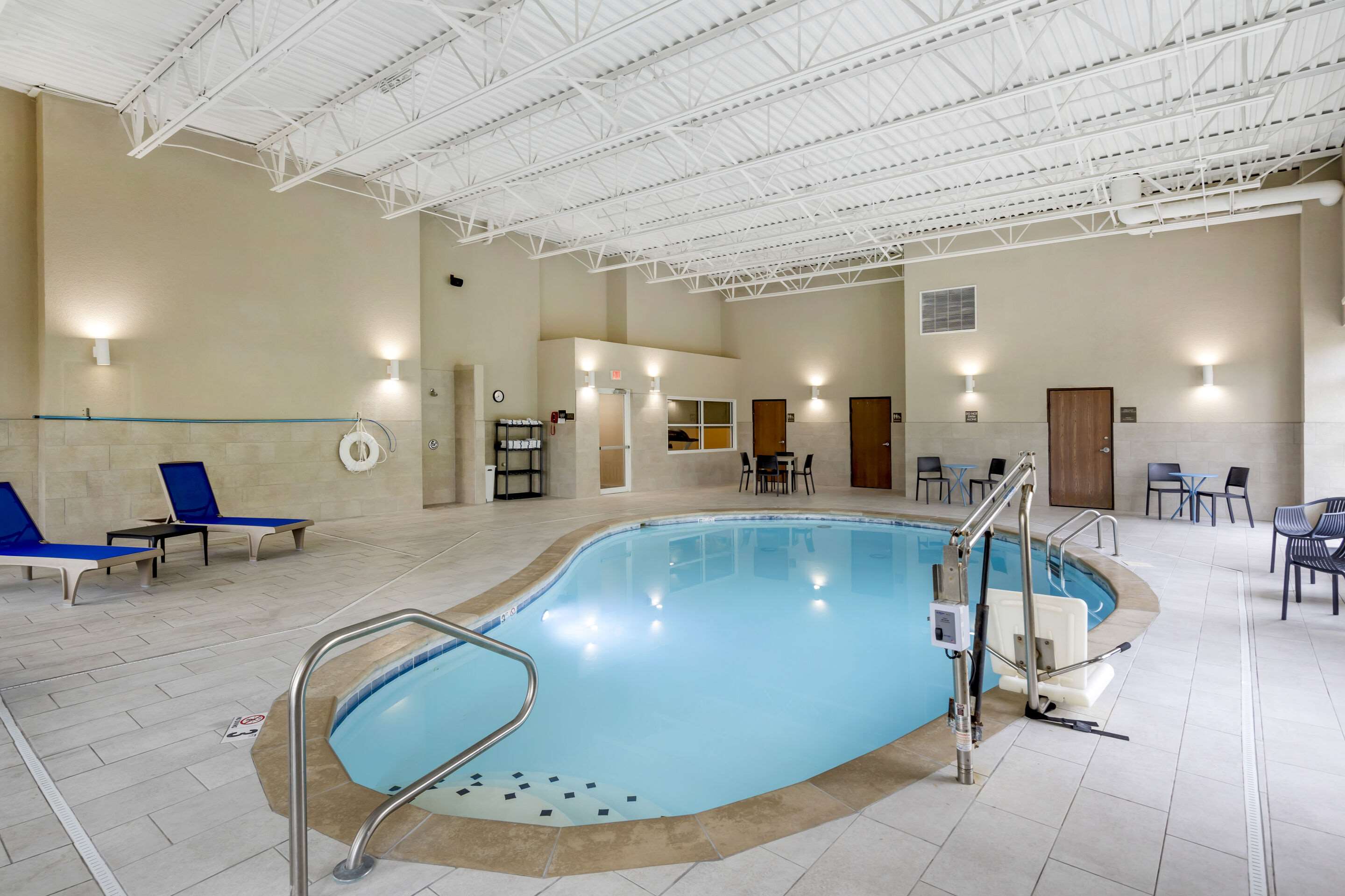 Indoor pool | Comfort Inn North/Polaris