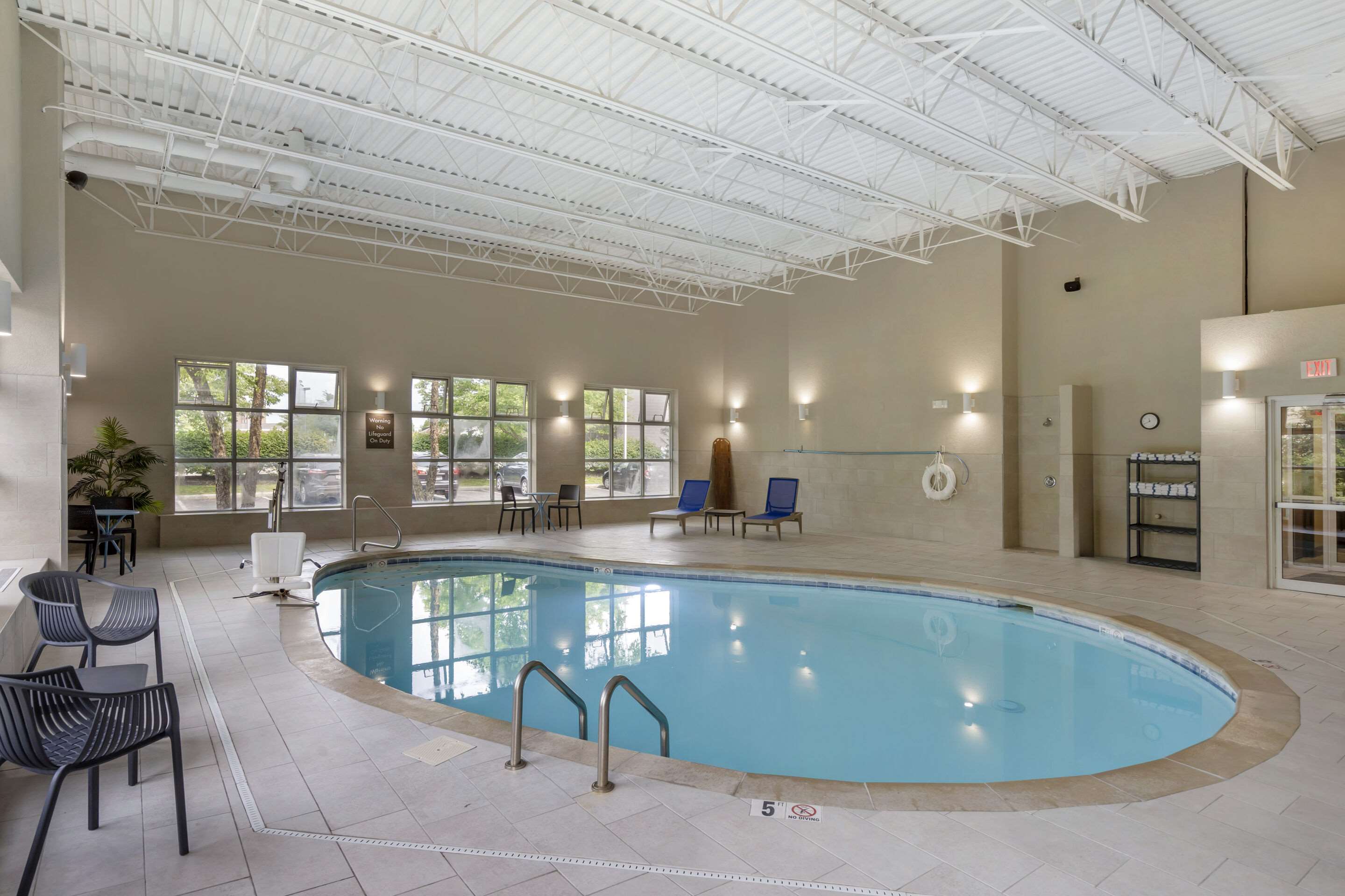 Indoor pool | Comfort Inn North/Polaris