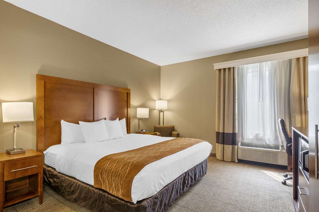 COMFORT INN NORTH/POLARIS-guestroom-Guest Room,On-Site.jpg