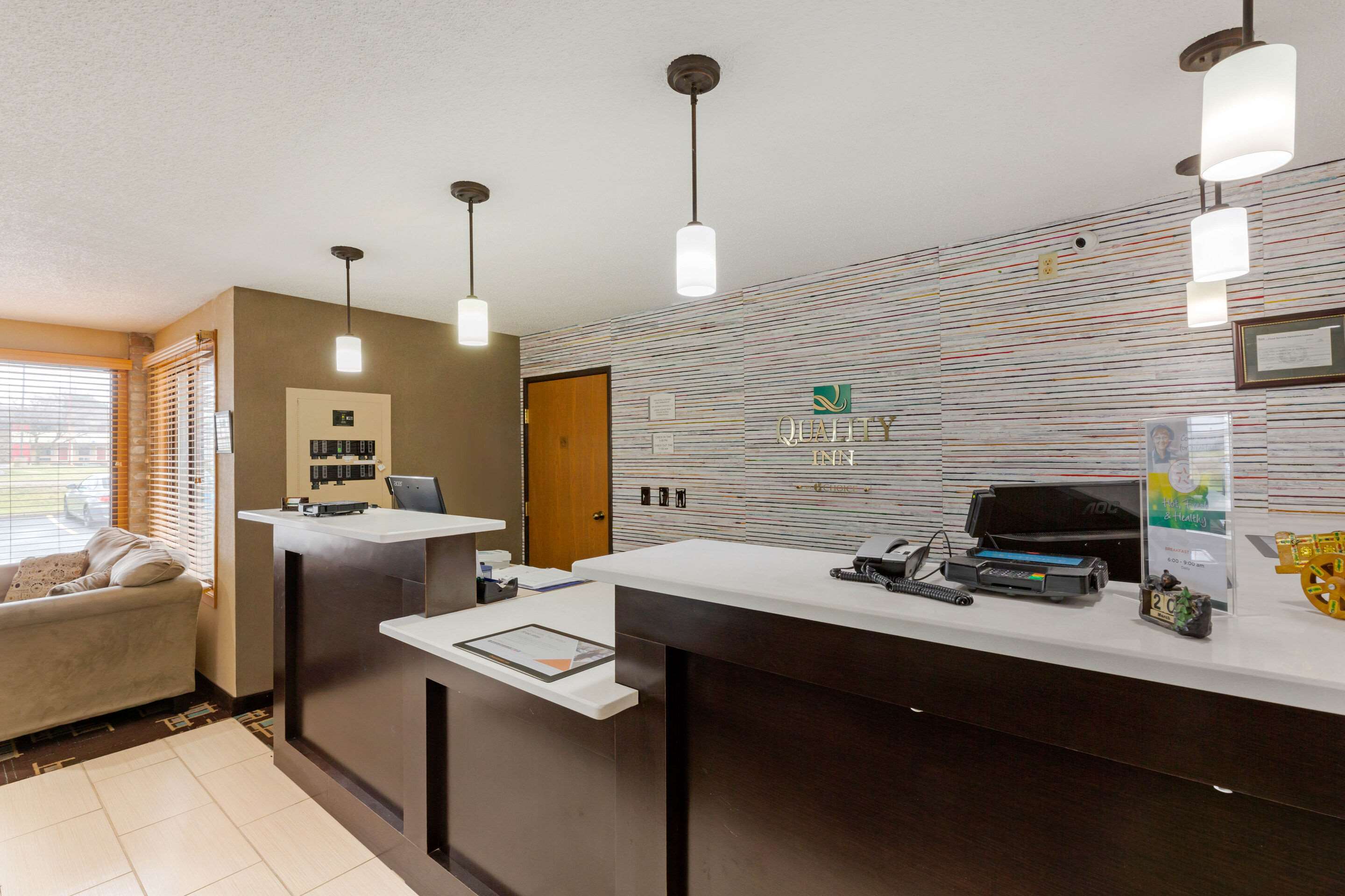 Front desk | Quality Inn-Wooster