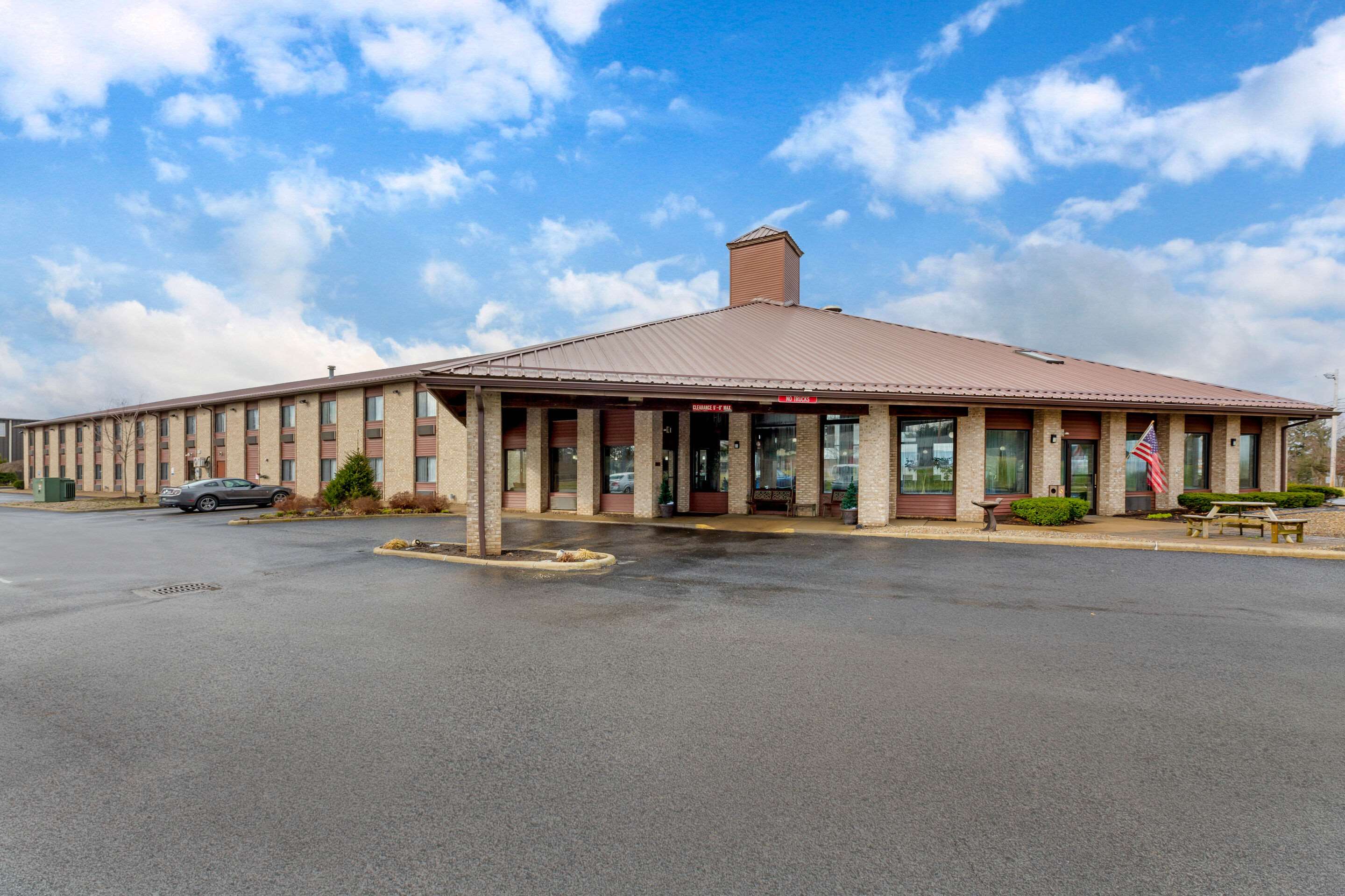 Hotel exterior | Quality Inn-Wooster