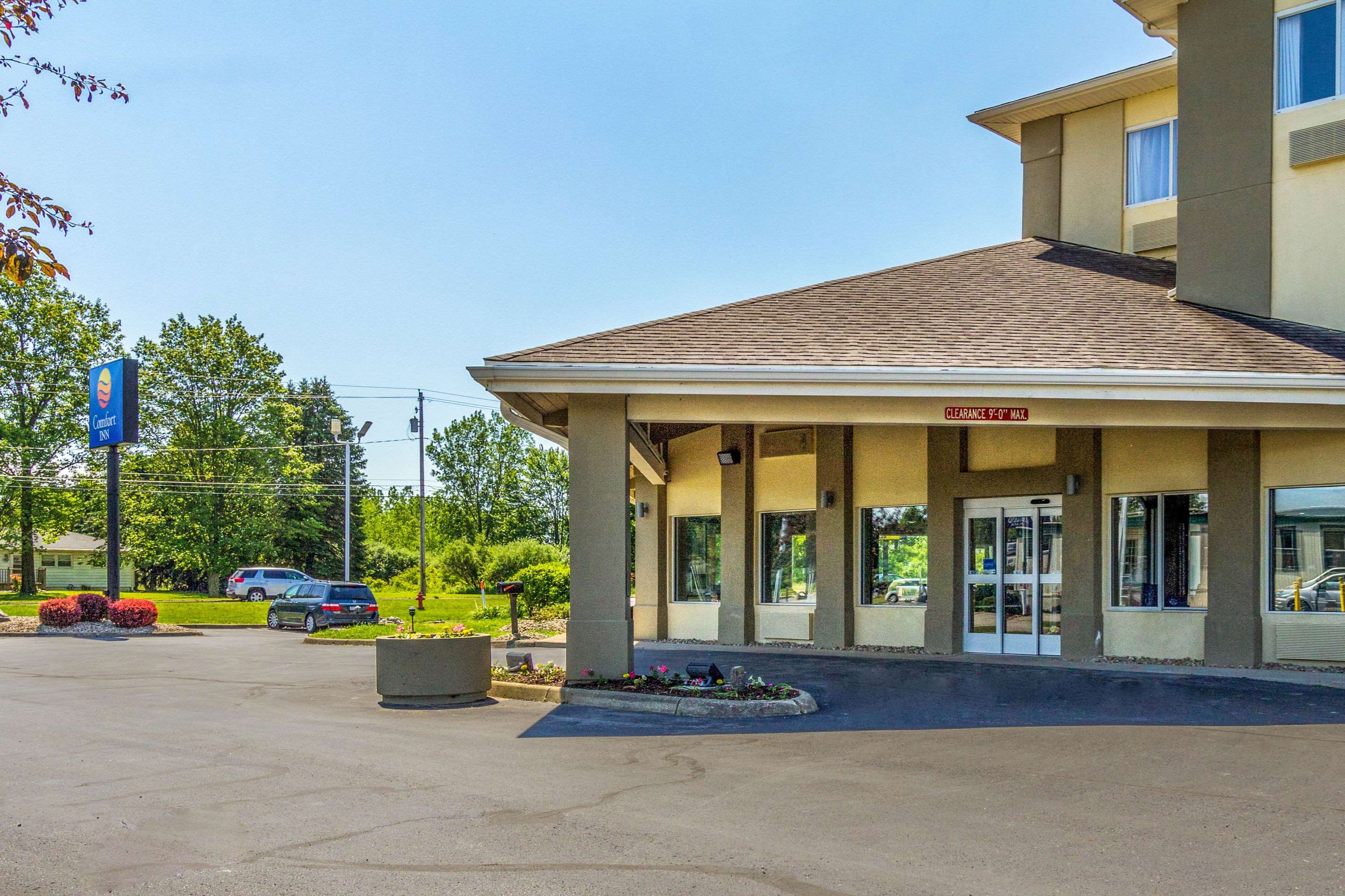Hotel exterior | Comfort Inn Norwalk - Sandusky