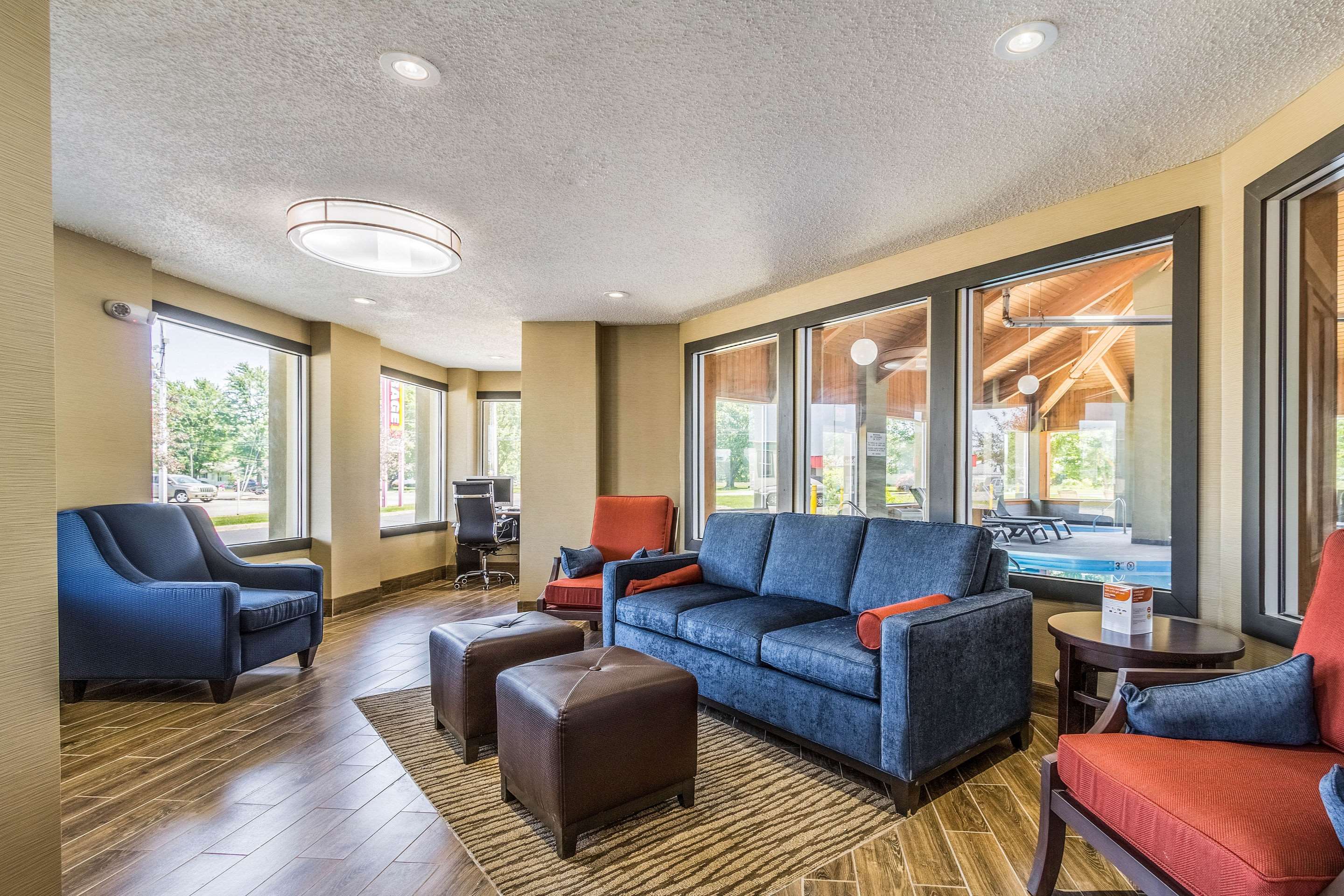Spacious lobby with sitting area | Comfort Inn Norwalk - Sandusky