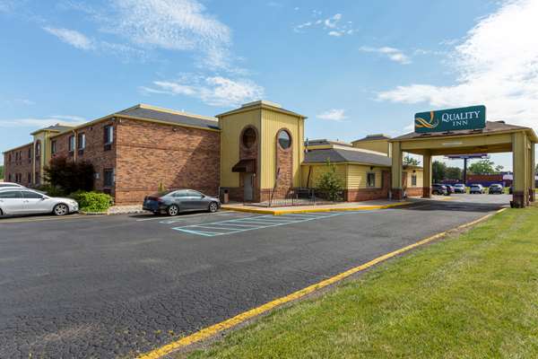 Exterior view - Quality Inn Northeast Toledo