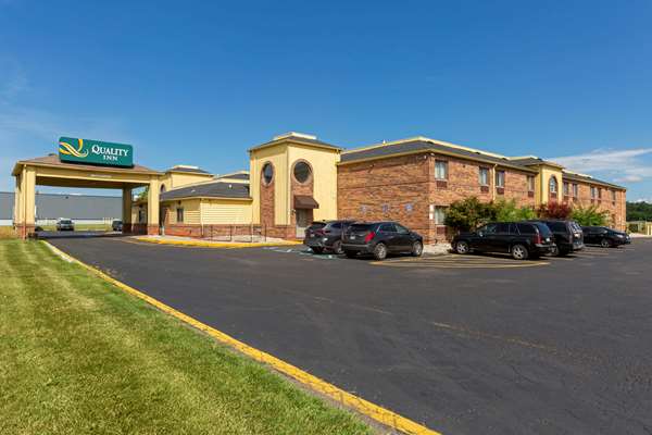 Exterior view - Quality Inn Northeast Toledo
