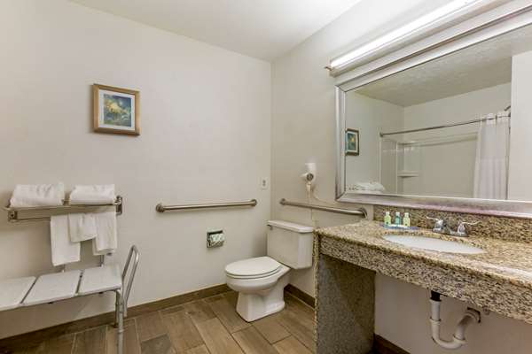  - Quality Inn Northeast Toledo