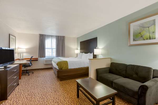Suite - Quality Inn Northeast Toledo