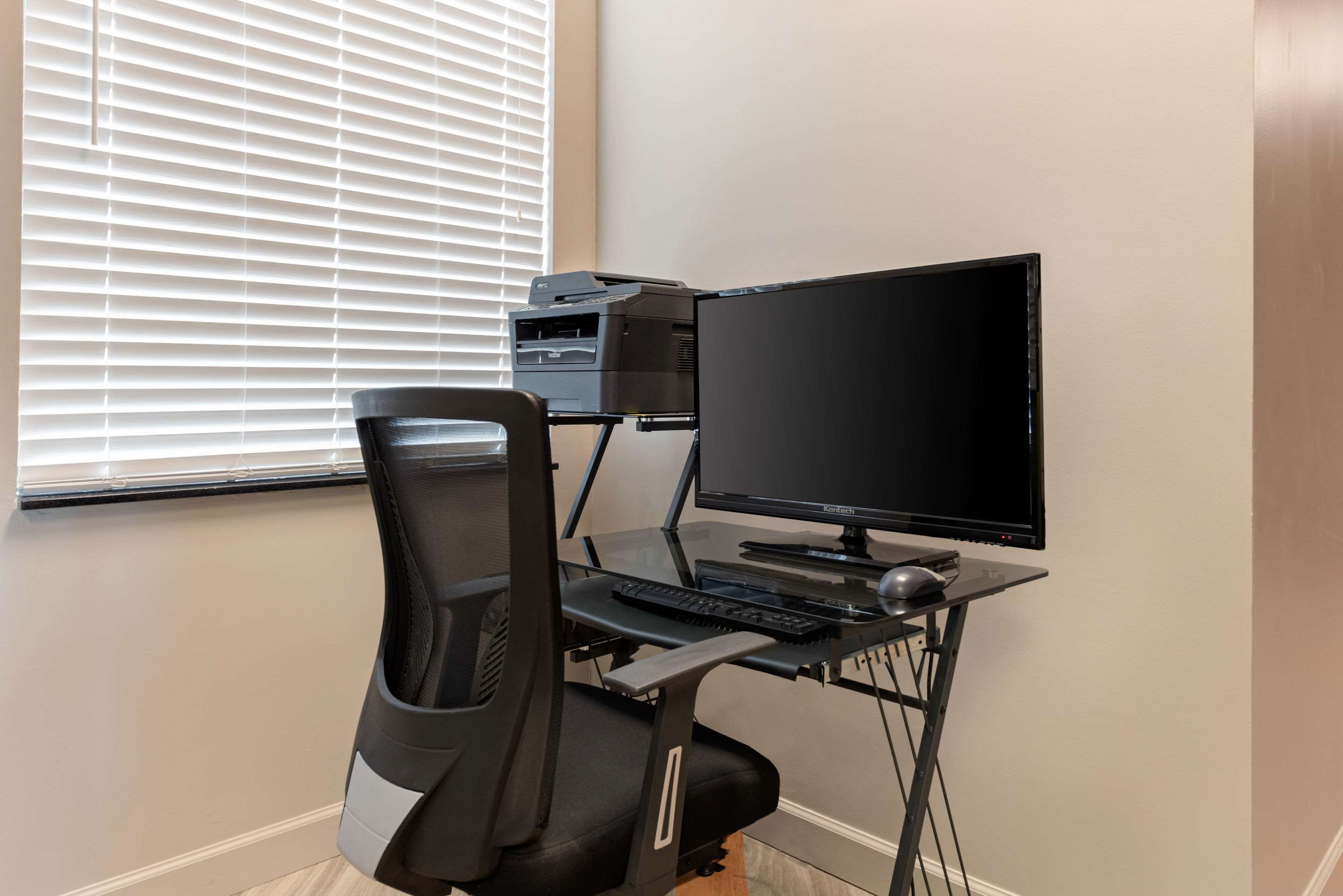 Business center | Quality Inn - Fairborn