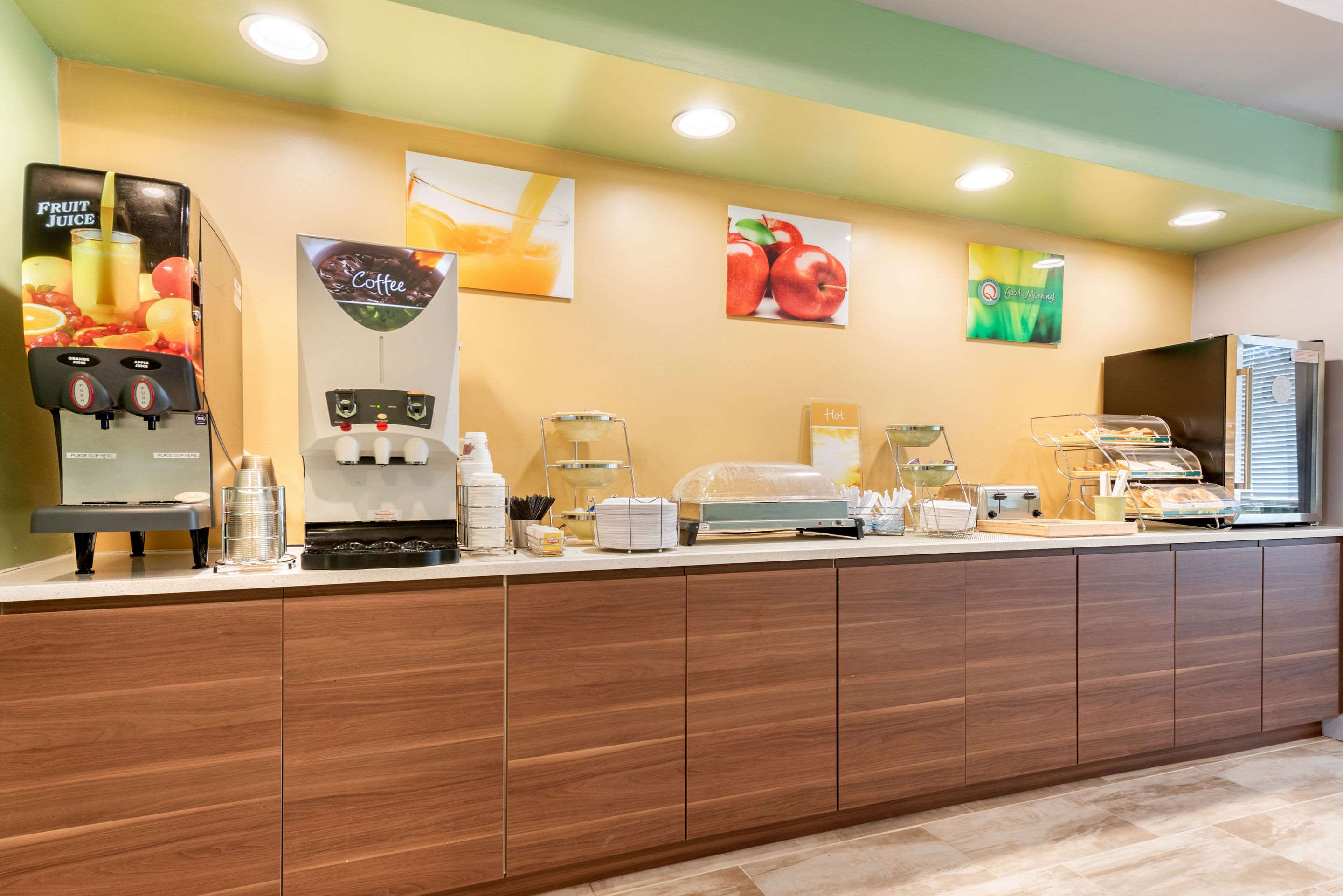 Breakfast counter | Quality Inn - Fairborn