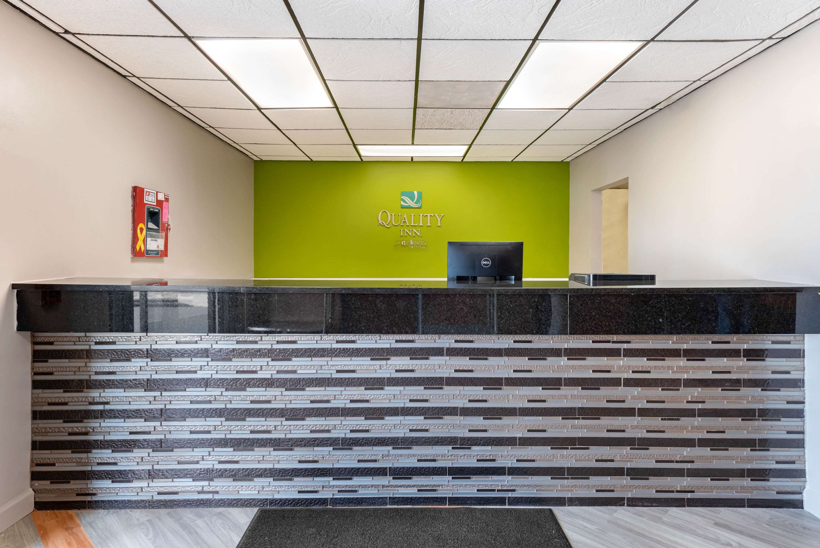Front desk with friendly staff | Quality Inn - Fairborn