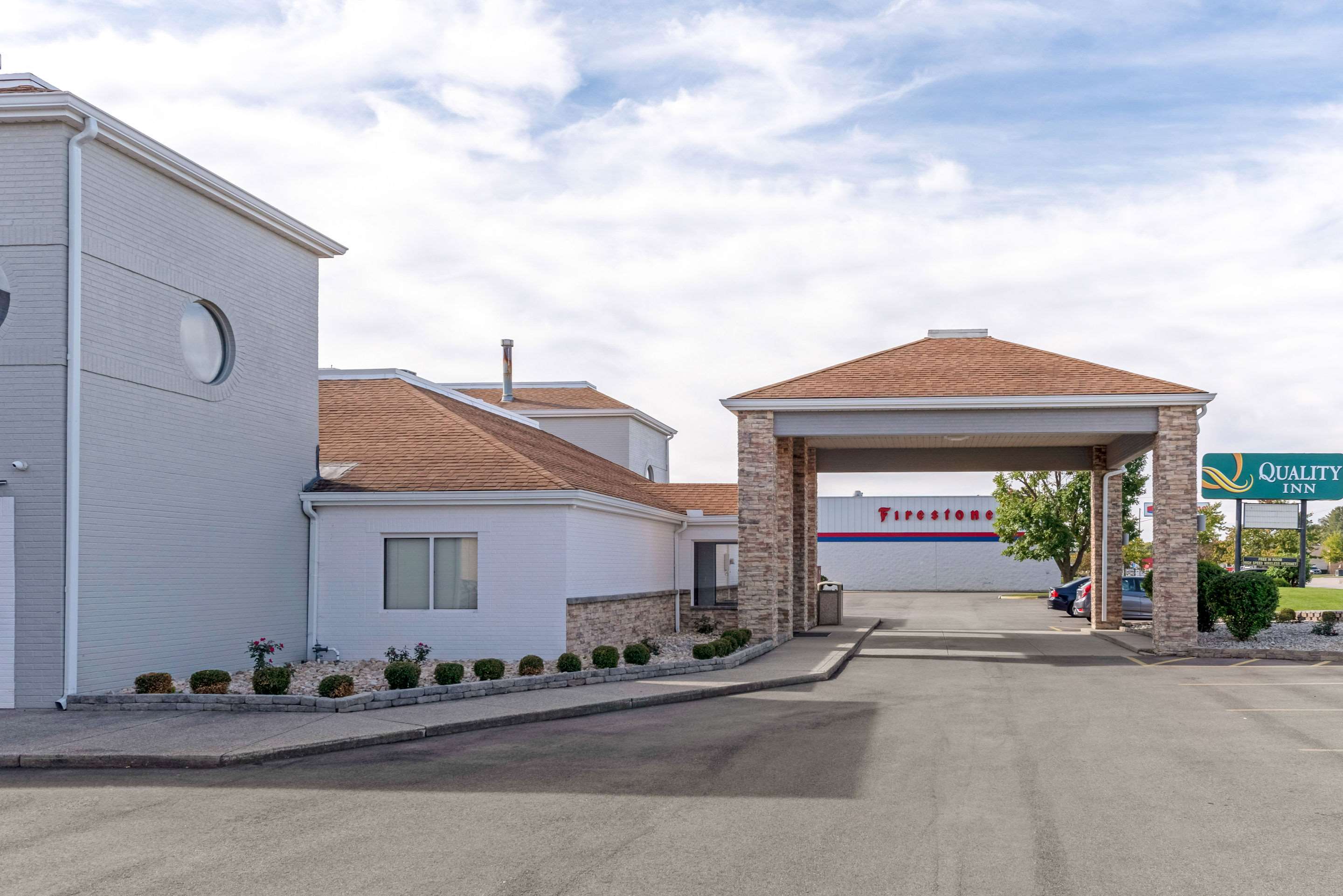 Hotel exterior | Quality Inn - Fairborn