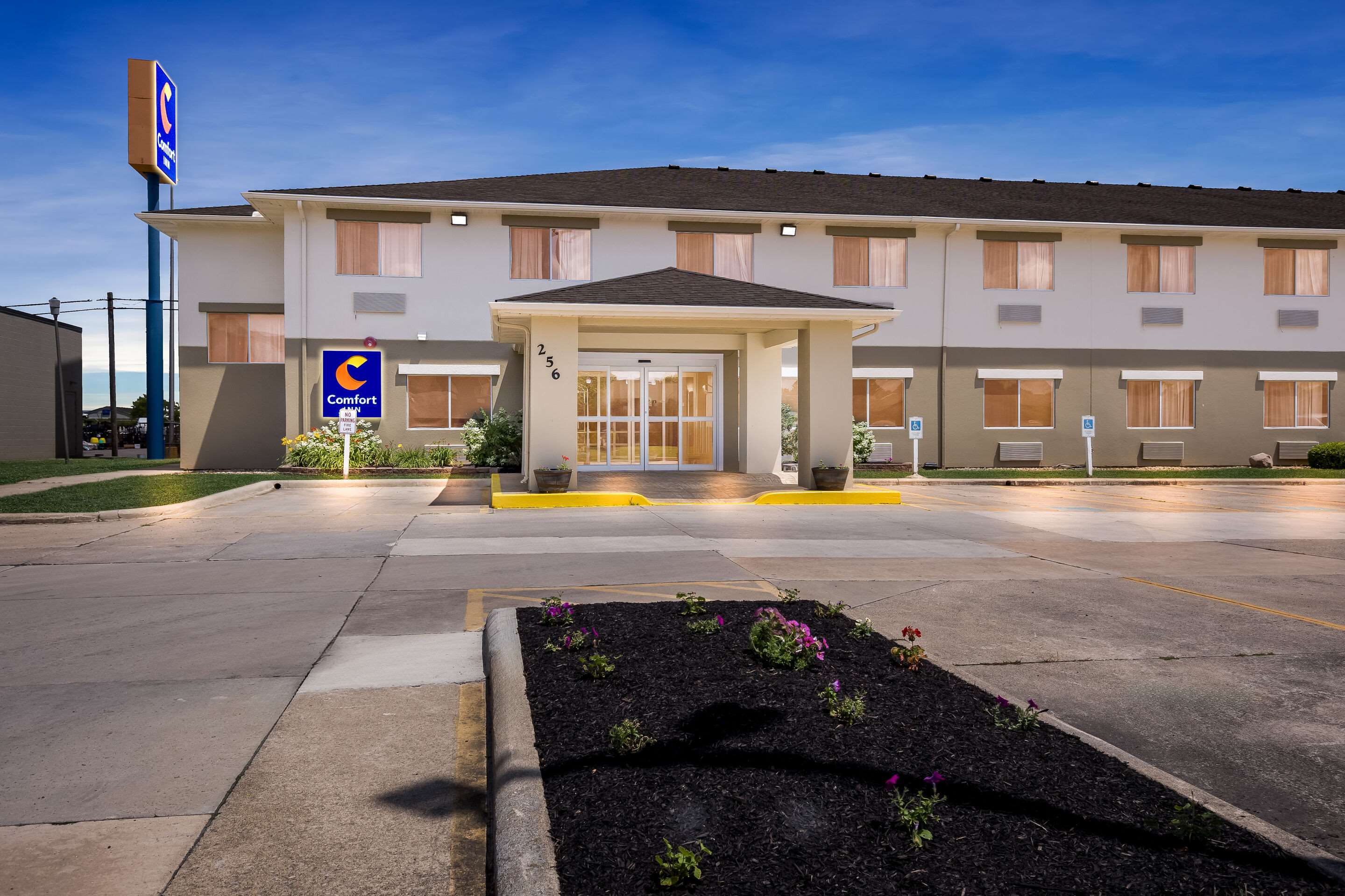Twilight | Comfort Inn Marion