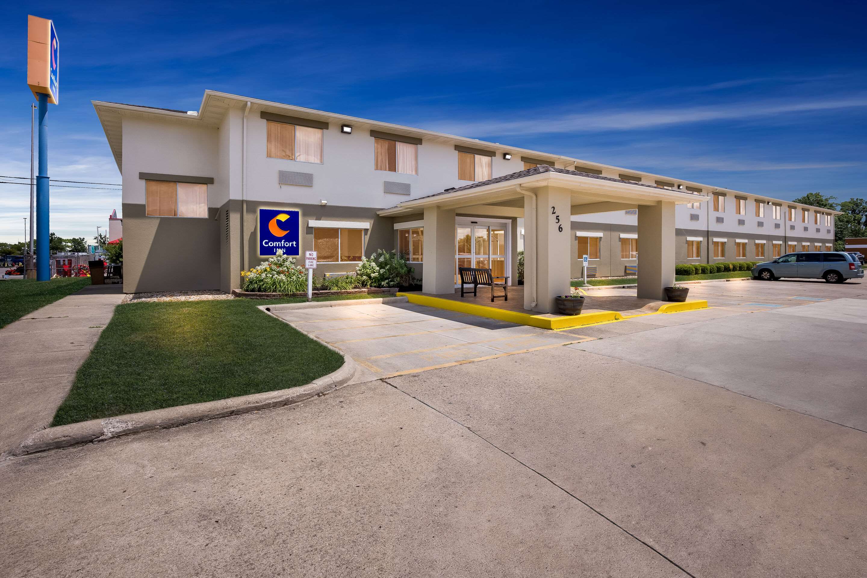 Twilight | Comfort Inn Marion