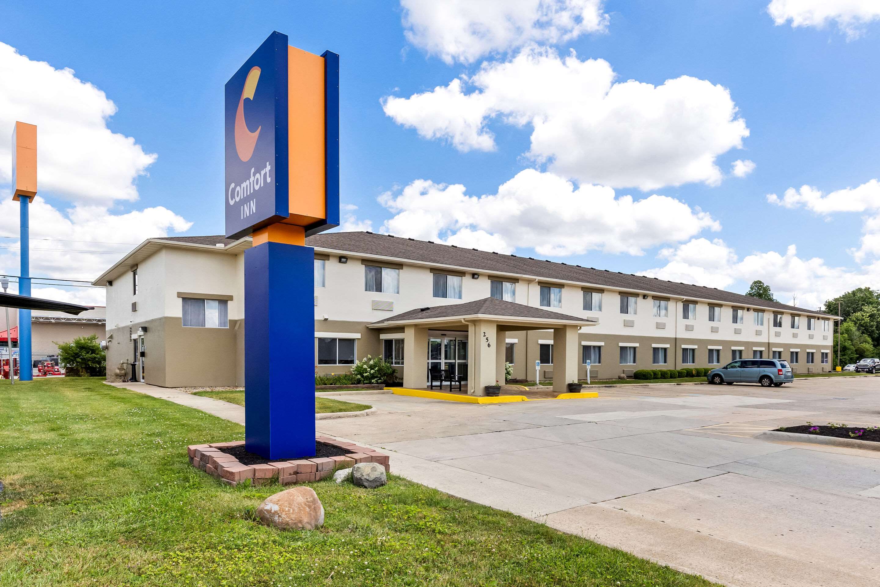 Hotel exterior | Comfort Inn Marion