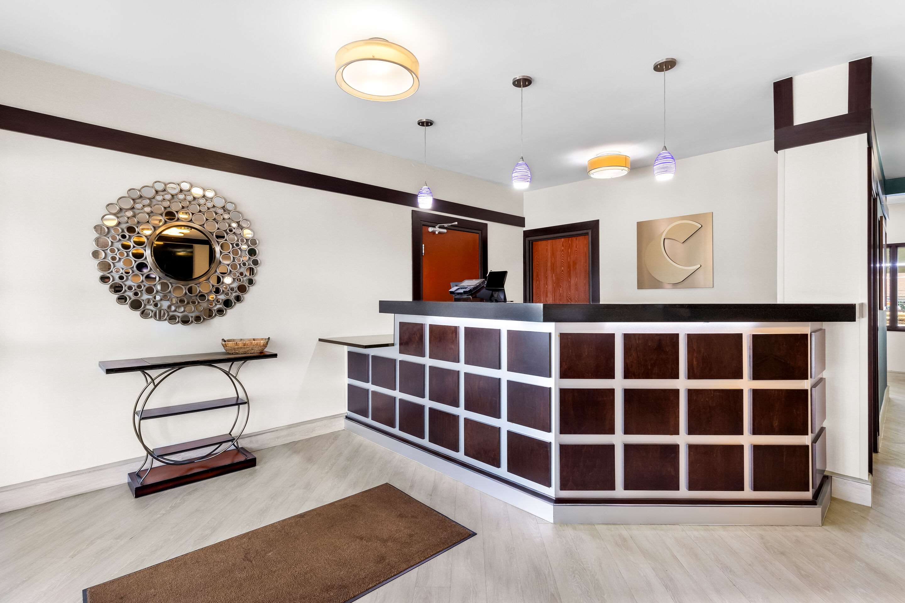 Enjoy coffee in the lobby | Comfort Inn Marion