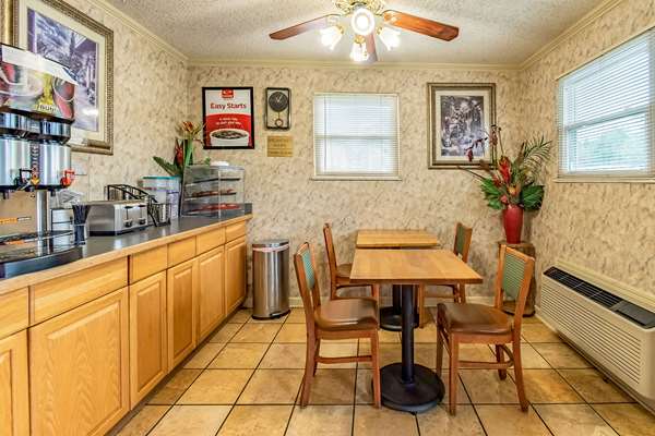 Amenities - Econo Lodge Worthington - I-270, Exit 23