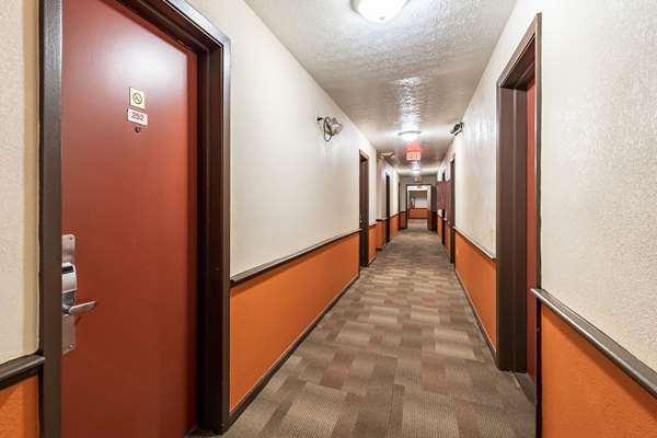  - Econo Lodge Worthington - I-270, Exit 23