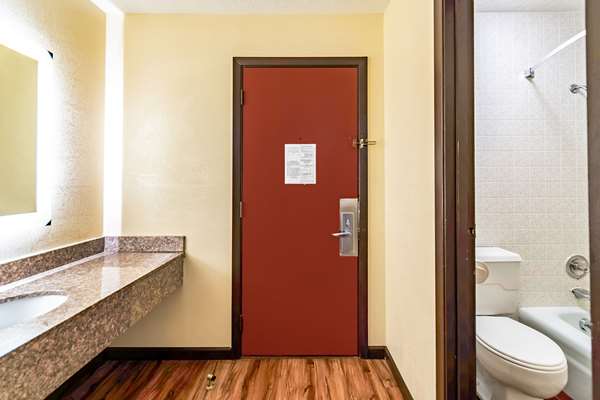  - Econo Lodge Worthington - I-270, Exit 23