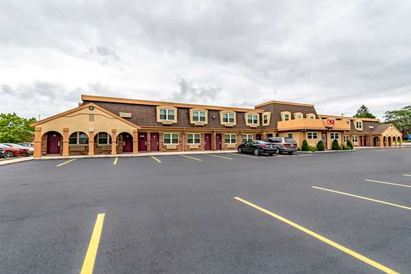 Exterior view - Econo Lodge Worthington - I-270, Exit 23