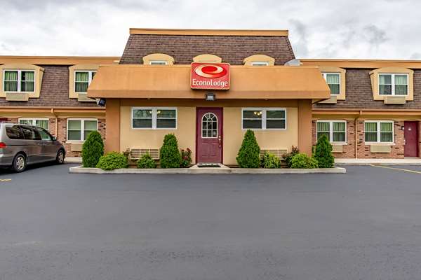 Exterior view - Econo Lodge Worthington - I-270, Exit 23