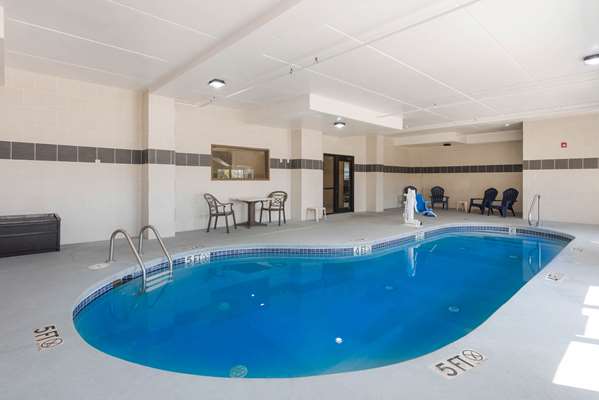Pool - Comfort Inn Grove City - I-71, Exit 100