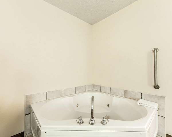 Suite - Quality Inn Wheelersburg