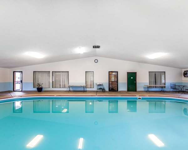 Pool - Quality Inn Wheelersburg