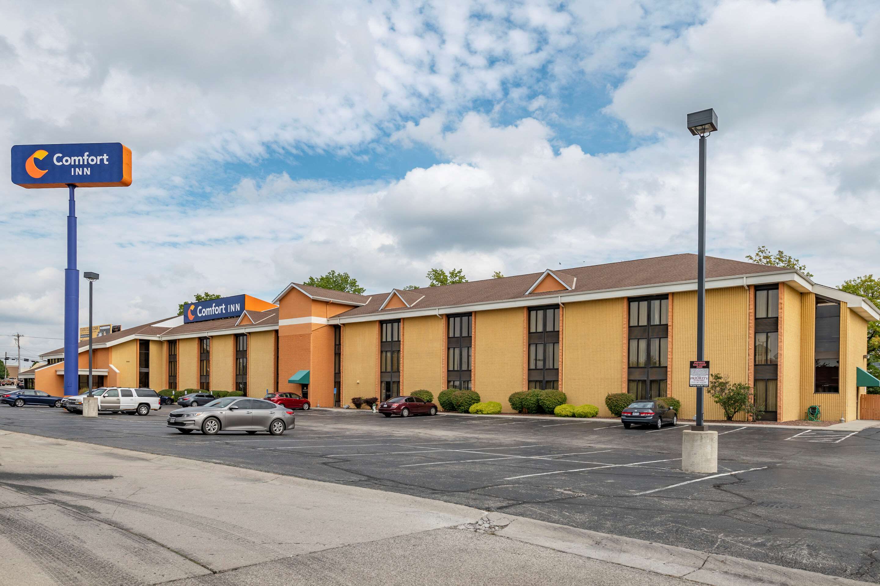 Hotel exterior | Comfort Inn Northeast Cincinnati