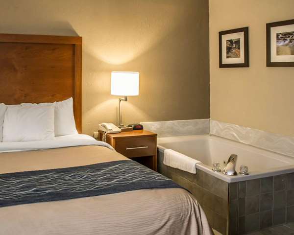 Suite - Quality Inn South Akron - I-77, Exit 120