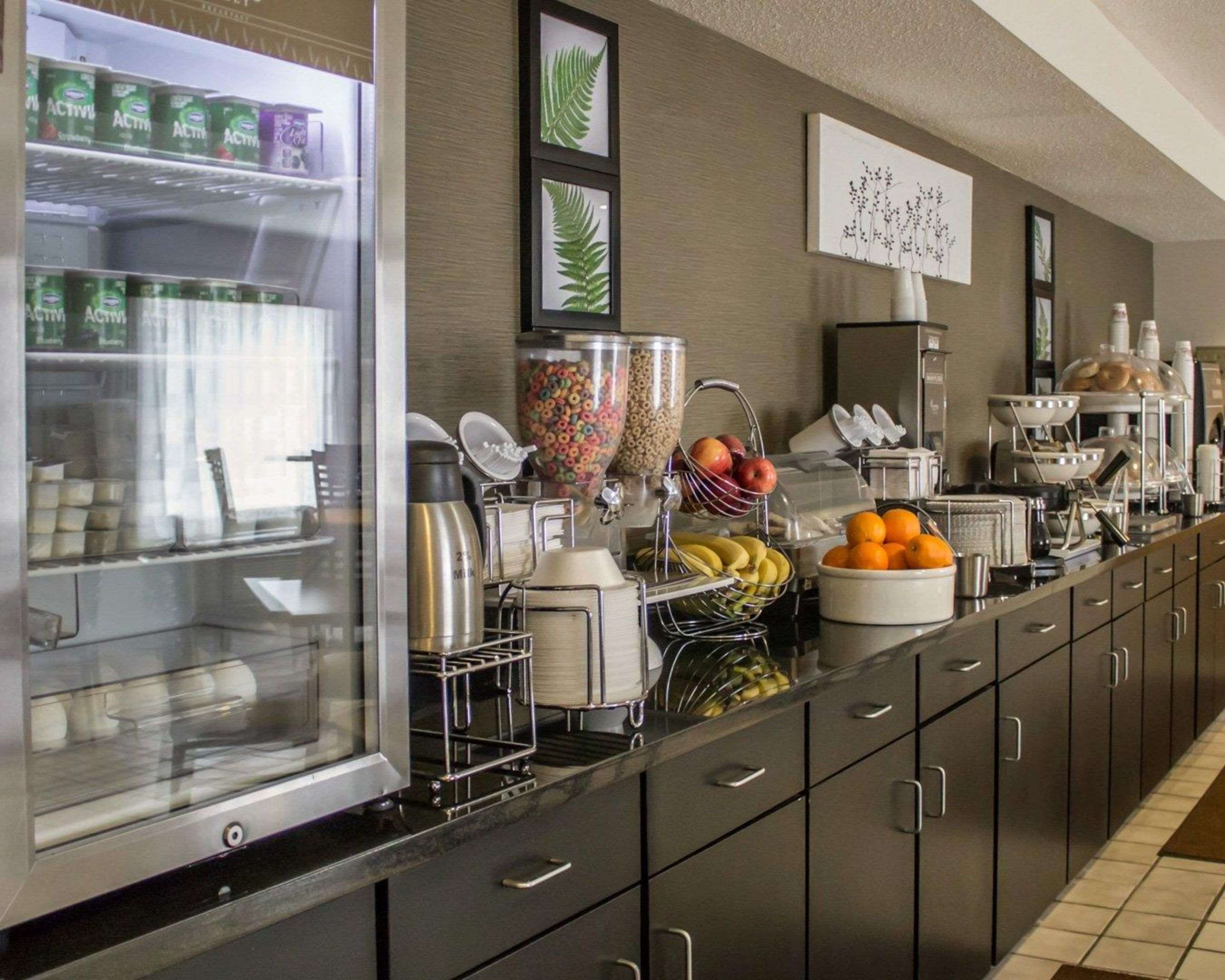 Hot and cold breakfast buffet