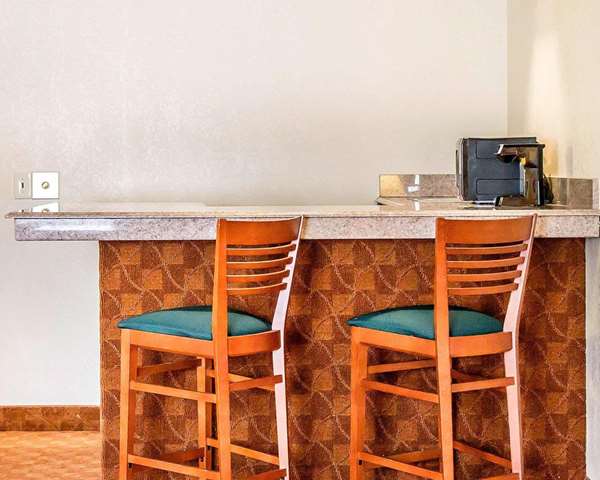 Suite - Quality Inn Lima - I-75, Exit 127