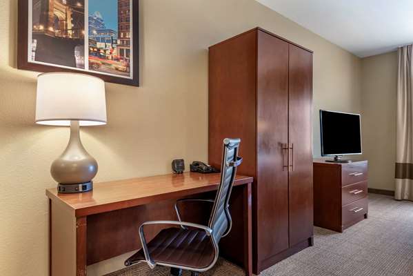 Suite - Comfort Suites Mason - I-71, Exit 25