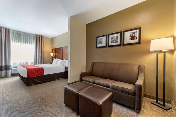 Suite - Comfort Suites Mason - I-71, Exit 25