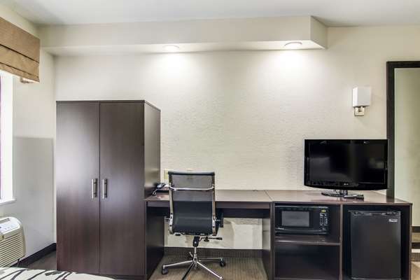  - Sleep Inn Austintown - I-80, Exit 223