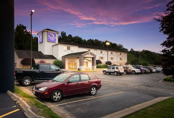  - Sleep Inn Austintown - I-80, Exit 223