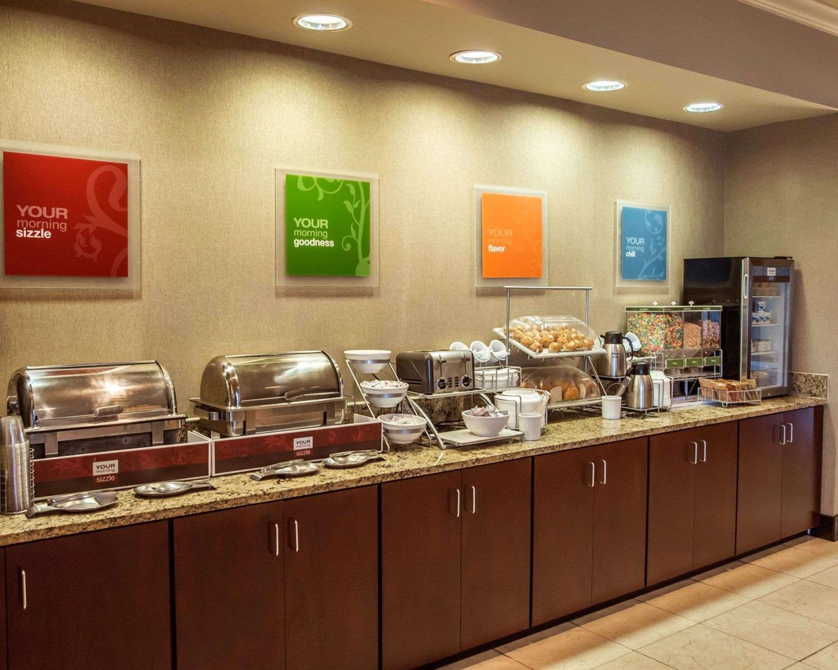 Hot and cold breakfast buffet | Comfort Suites Cincinnati North
