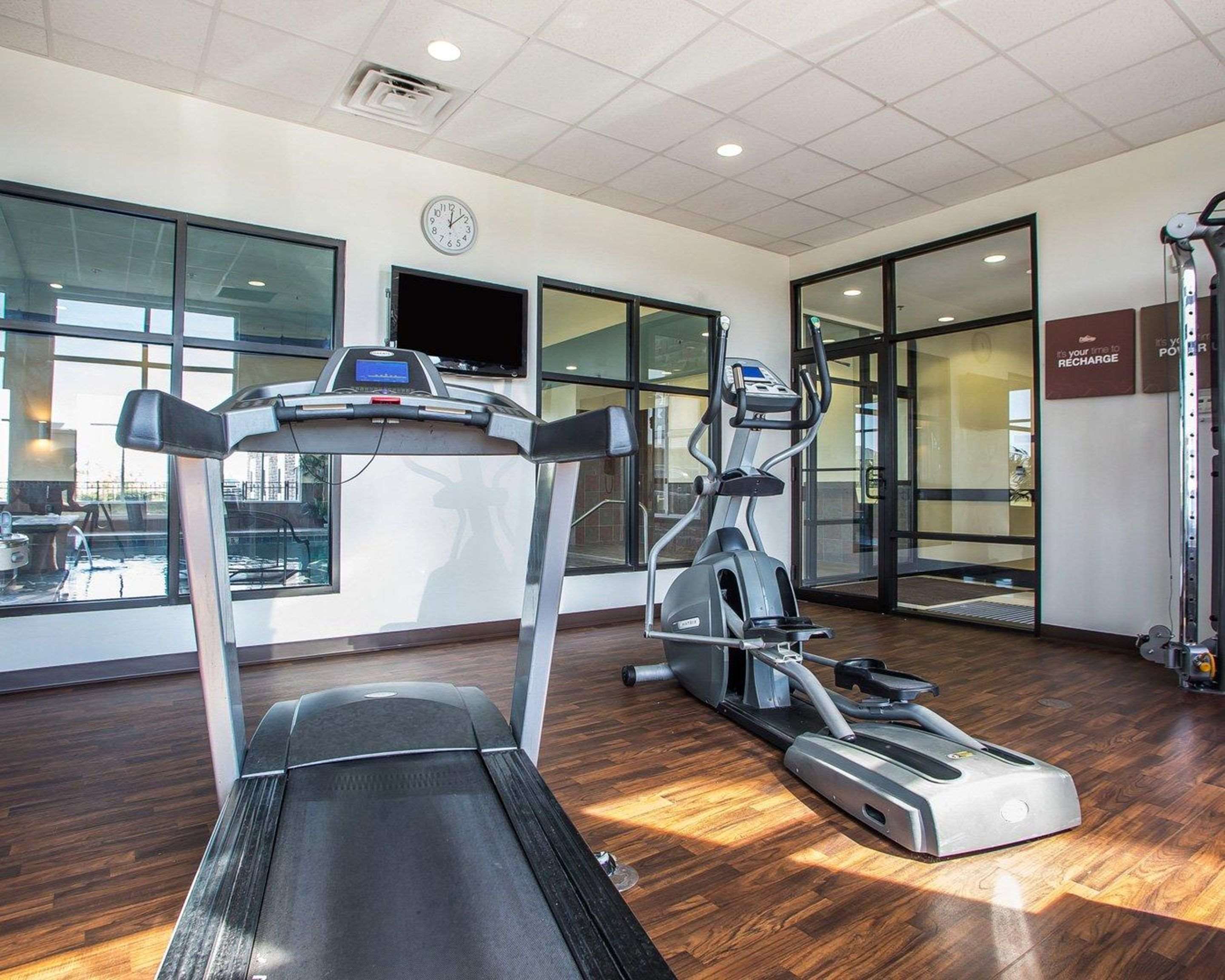 Fitness center | Comfort Suites Troy-I75