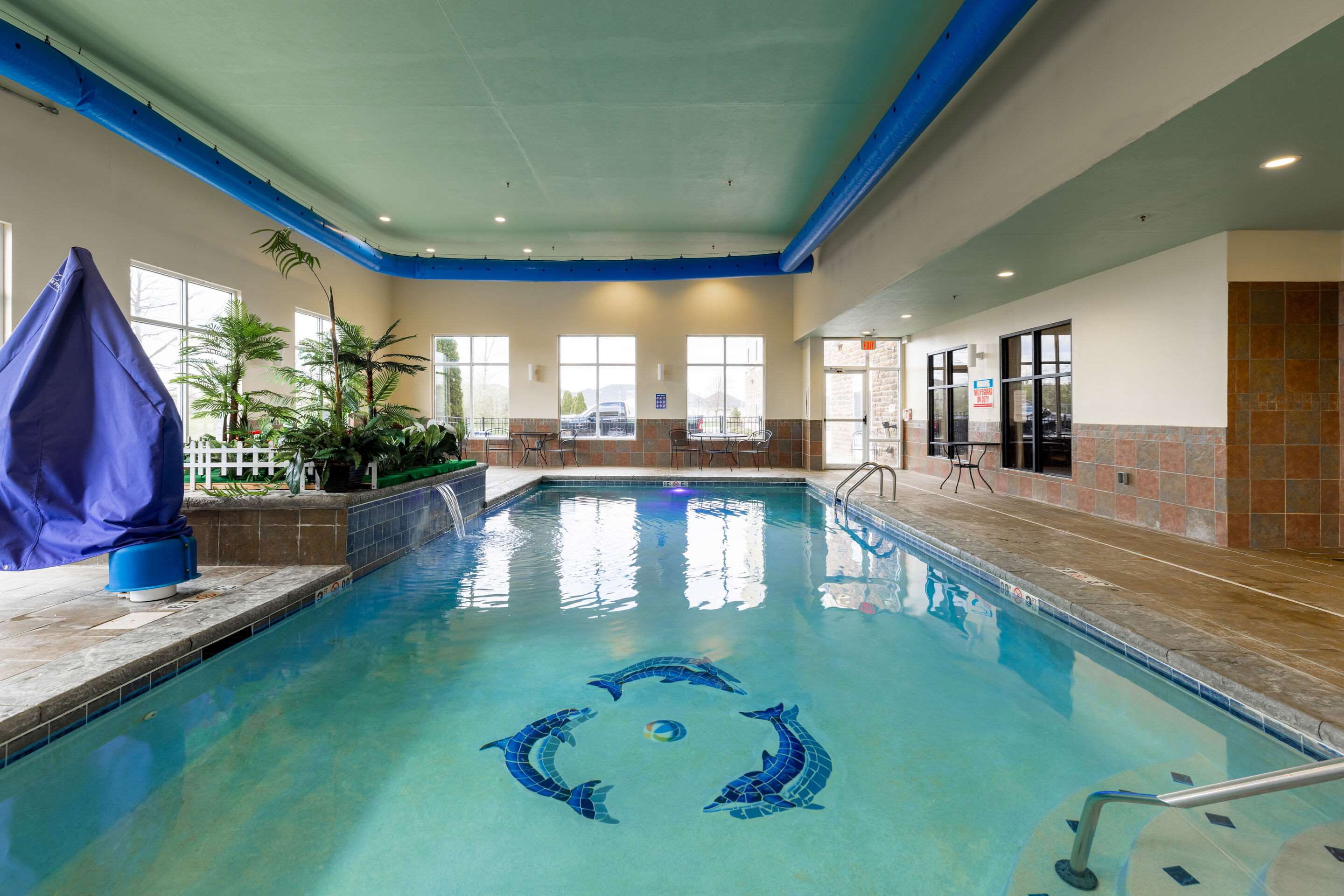 Indoor pool | Comfort Suites Troy-I75