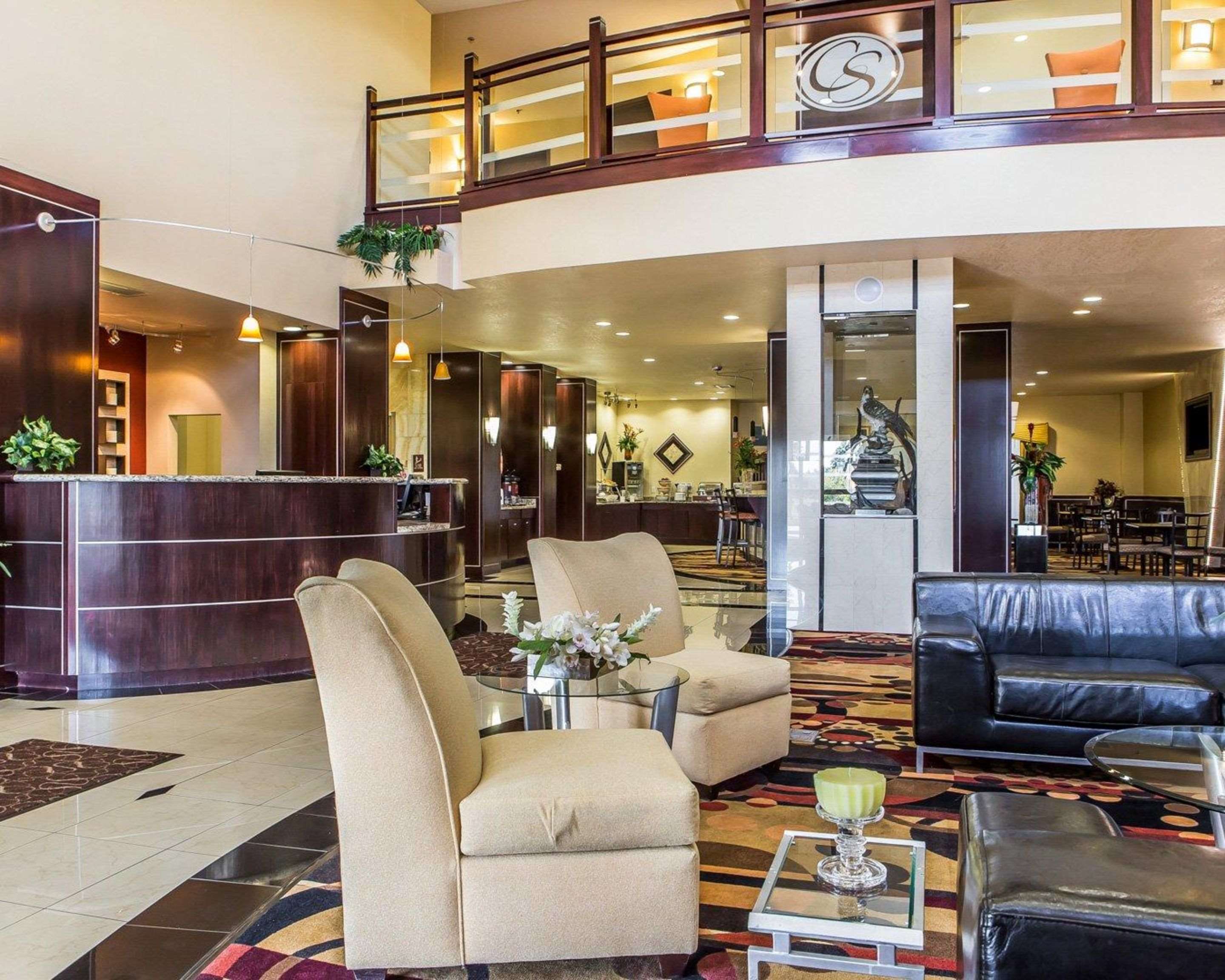 Hotel lobby | Comfort Suites Troy-I75