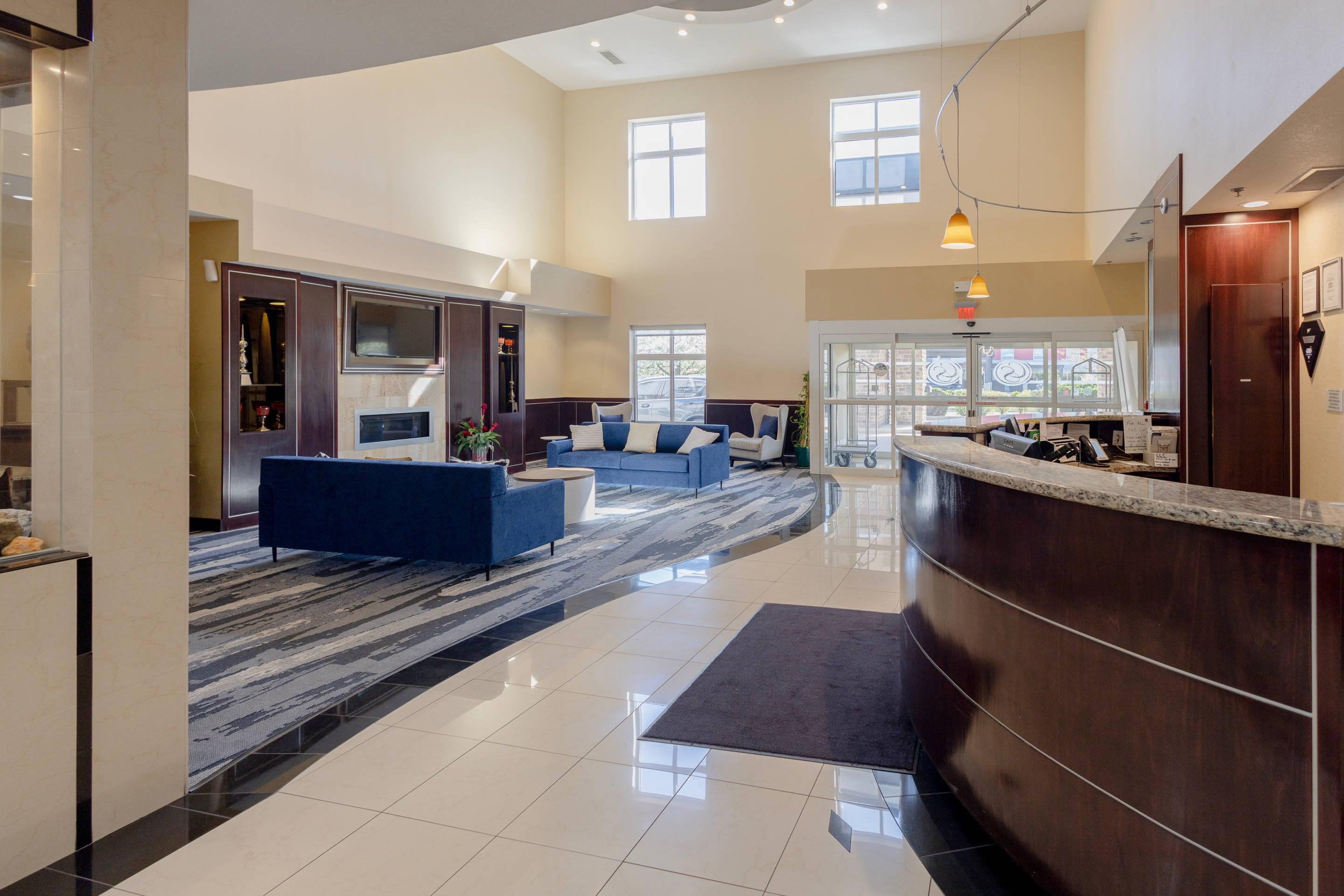 Hotel lobby | Comfort Suites Troy-I75