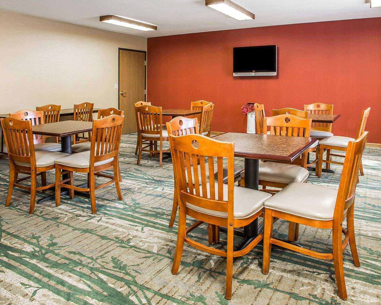 Comfort Inn Van Wert, OH See Discounts